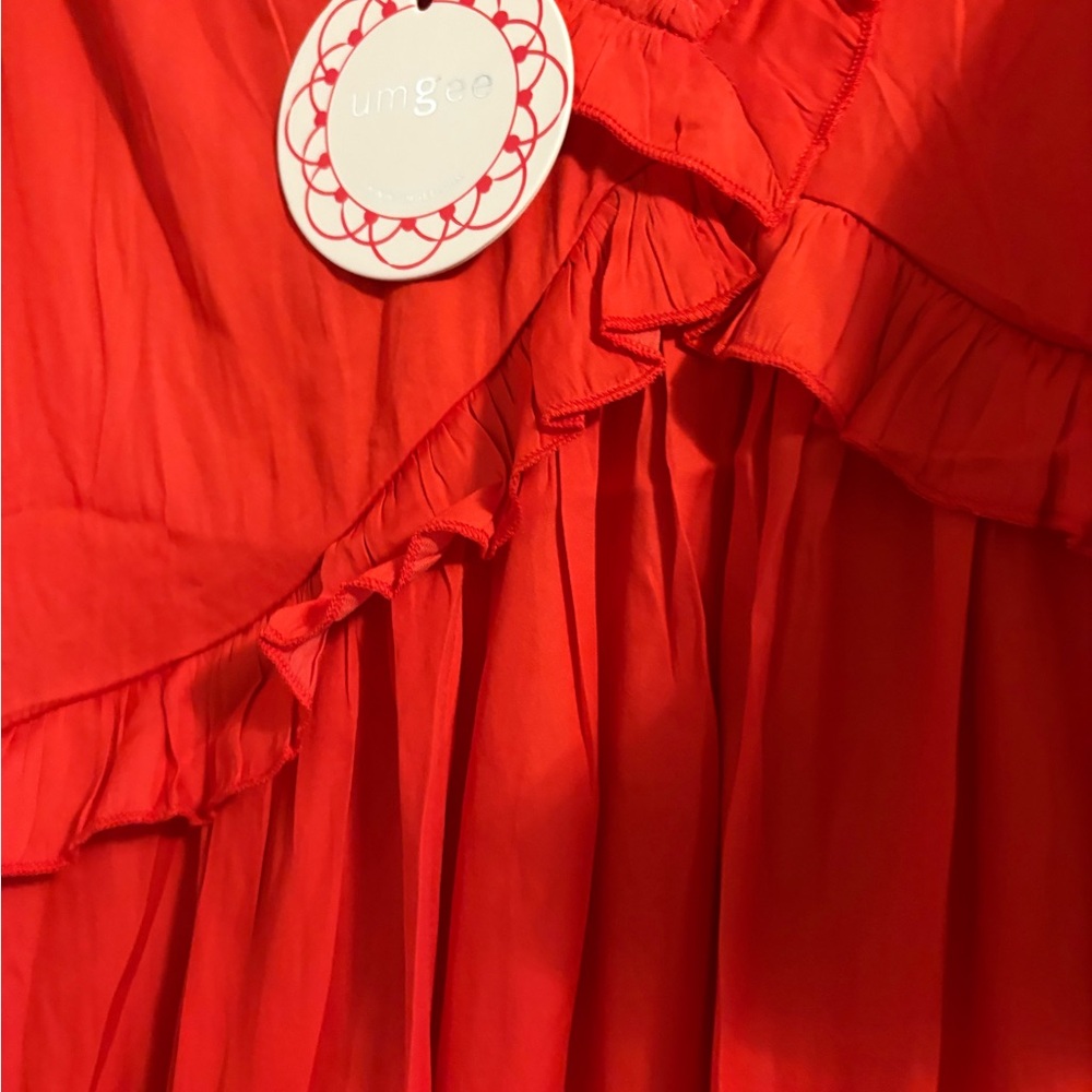NWT 2 umgee tops 1 size m and other L - Picture 5 of 16